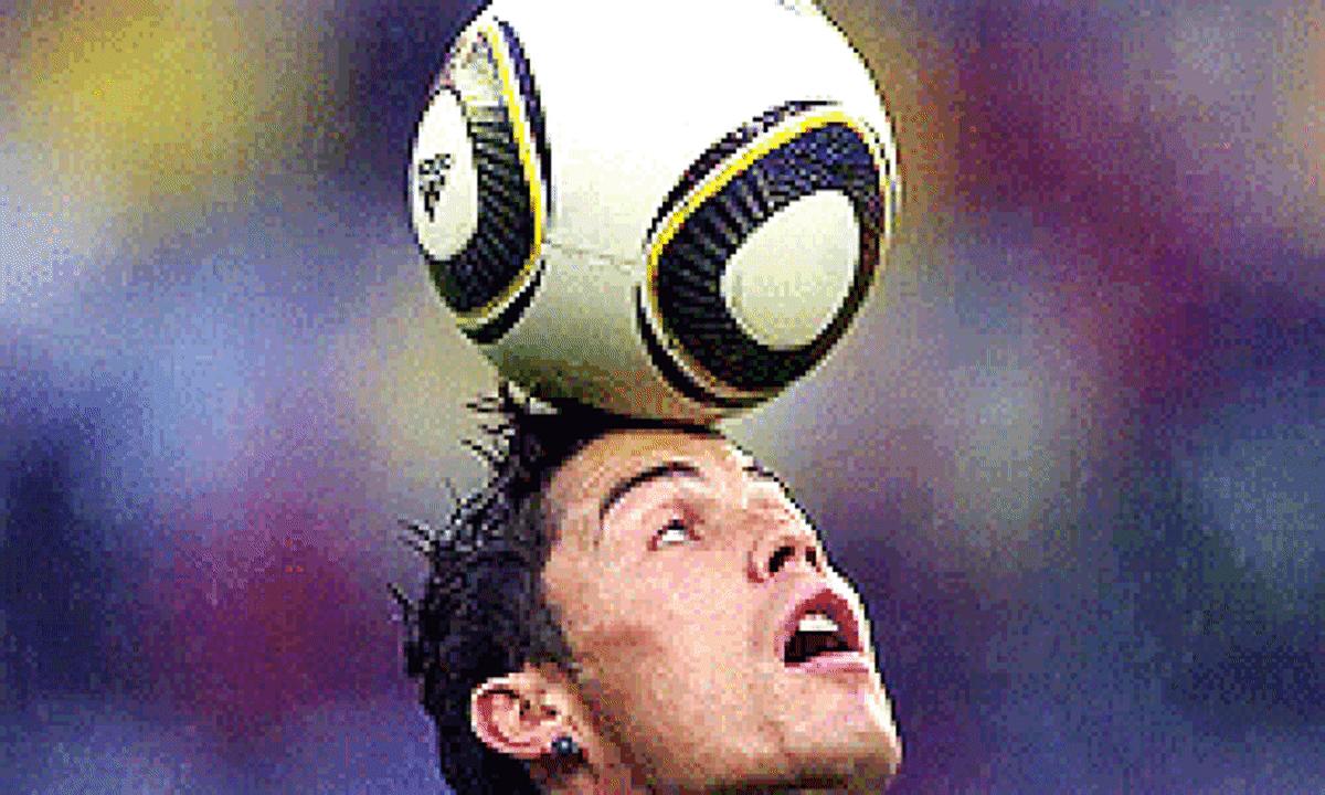 cristiano-ronaldo-header.gif